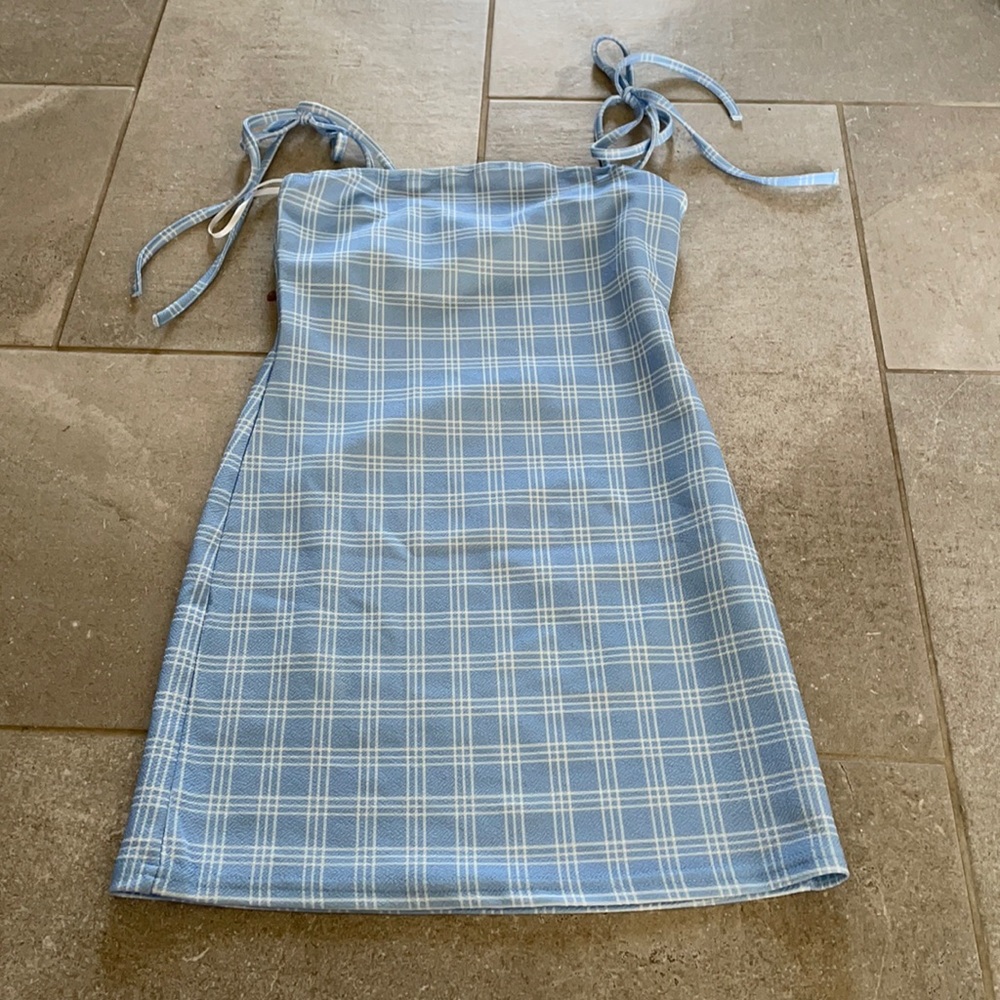 blue tight fitted dress